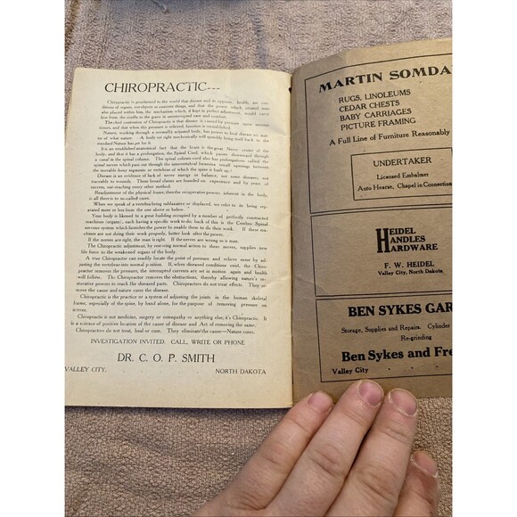Everybody Sing Antique Hymn Book And Advertisements Valley City, ND 1923 - Picture 13 of 13